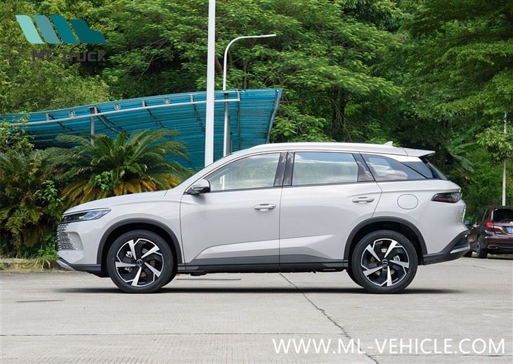 2025 BYD Sea Lion 05 DMi SUV