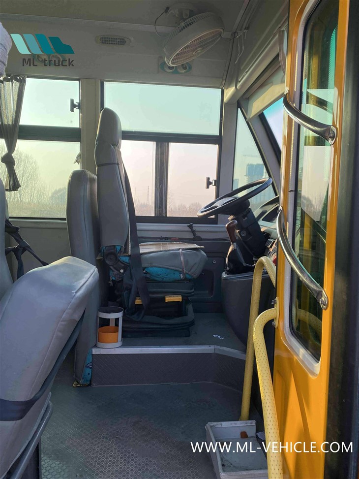 Used FAW JieFang 31-seater Bus School Bus 114708