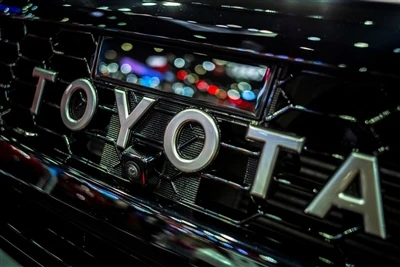Toyota rozszerza plan wykupu akcji, aby zaradzić spadkowi cen akcji